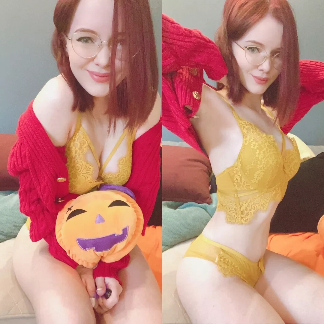 50% off for all new members! New cozy session tonight on my OF with new topless and nude content ✨ 50% off for all new members! New cozy session tonight on my OF with new topless and nude content ✨