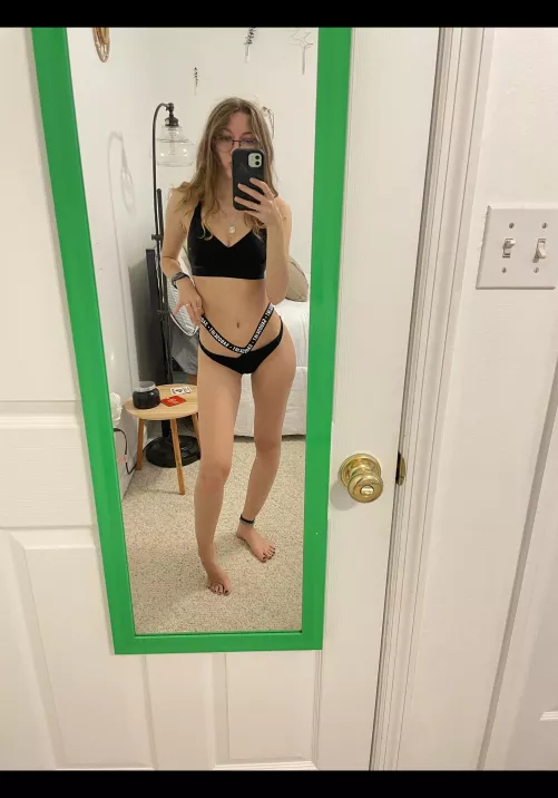 50% OFF β₯οΈ Top 0.5% with 2000+ posts, nudes, fetish friendly, dick rates, femdom content and moree. Come and play with goddess.