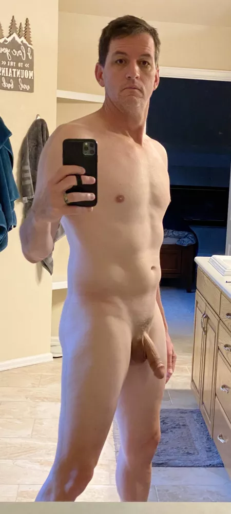 50(m) 6ā3ā 188lbs, been working on my abs.