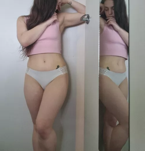 50%OFF! ⭐Almost daily uploads🌙Showers, getting changed and nude cleaning content ⭐Golden Showers🌙SPINtheWHEEL available daily ⭐Interactive & artsy 🌙5'4 & adorable.