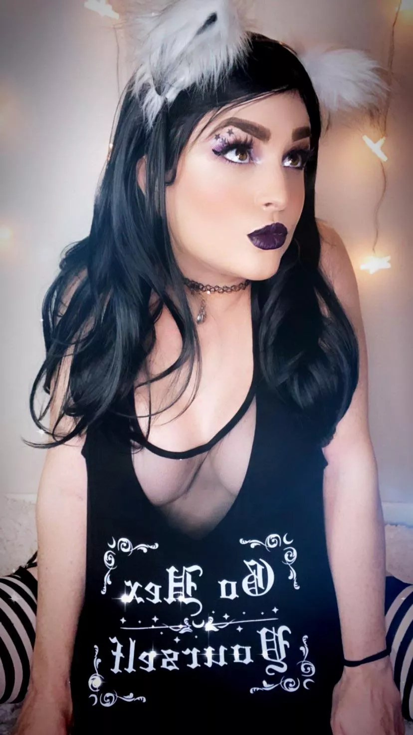 🖤 5’1” ⛓ Sub 💖 No ads ✨ No PPV 💜 Rarely mass message 😻 I don’t reshare or promote often 🎀 It’s just me waiting for you, Sir.