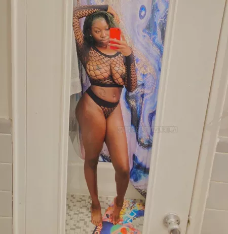 5’11 with a creampie fetish