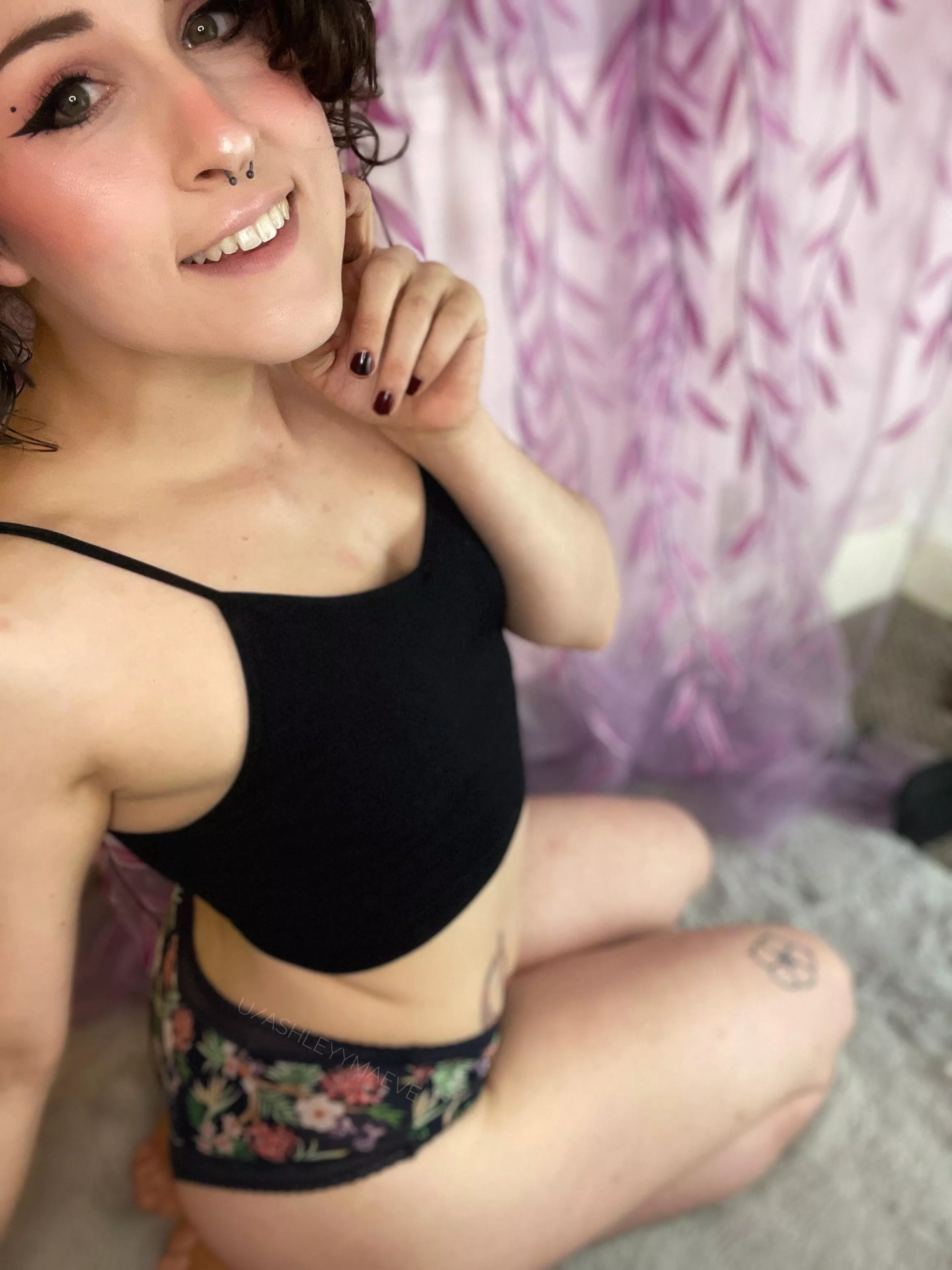 5’3” and cute asf ;)