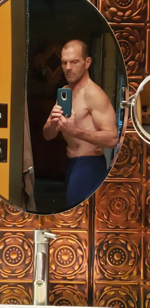 54 yo daddy hit me up for more