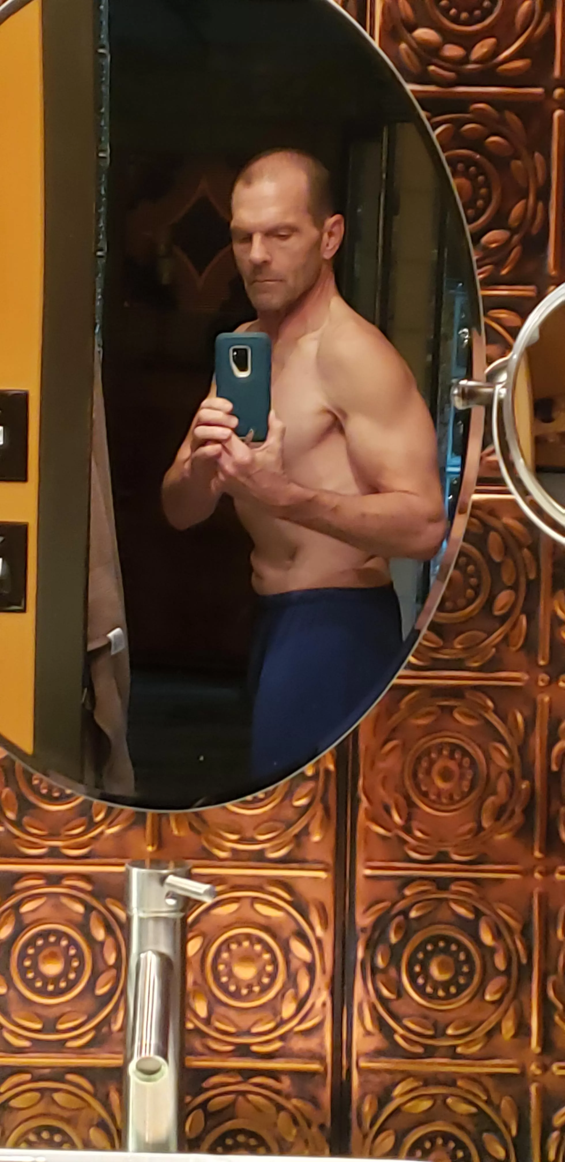 54 yo daddy hit me up for more