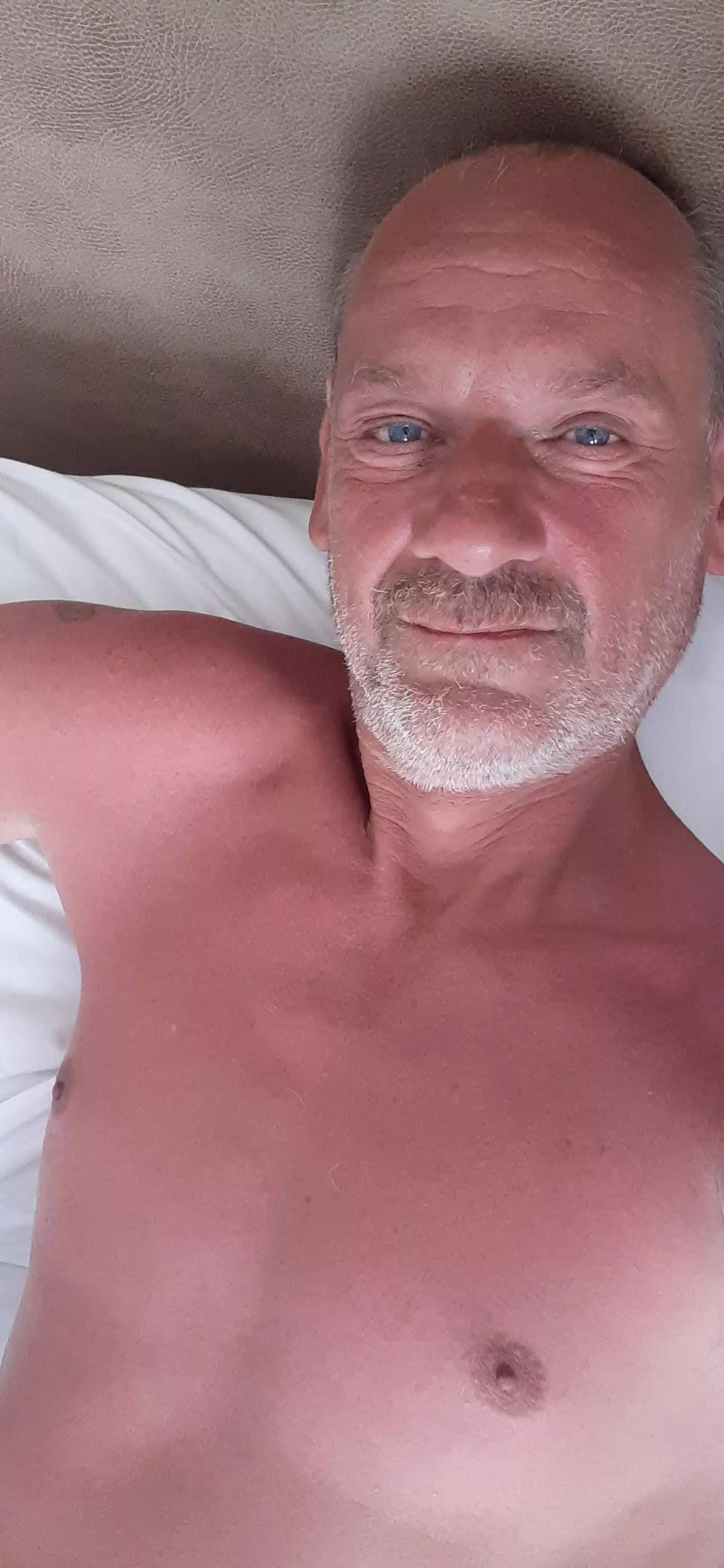 54yo daddy looking for fun