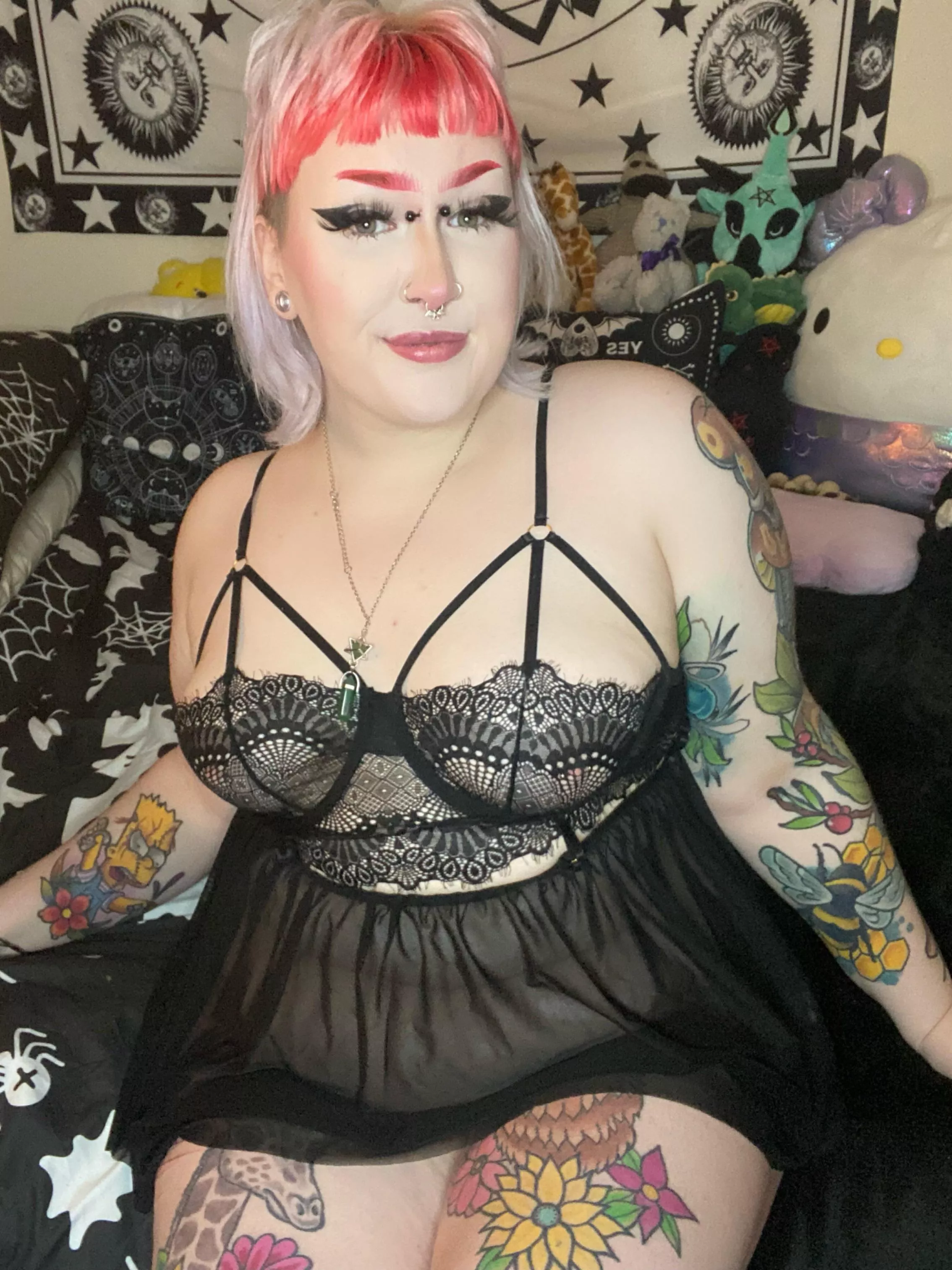 ❗️55% OFF ❗️SALE ENDS TONIGHT❗️ 21yo tattooed BBW from the uk 🇬🇧 • FREE cock rate 🍆 • 💦 a creamer & squirter 💦 • always active for chats & sexting 😈 • LINK IN COMMENTS 💚