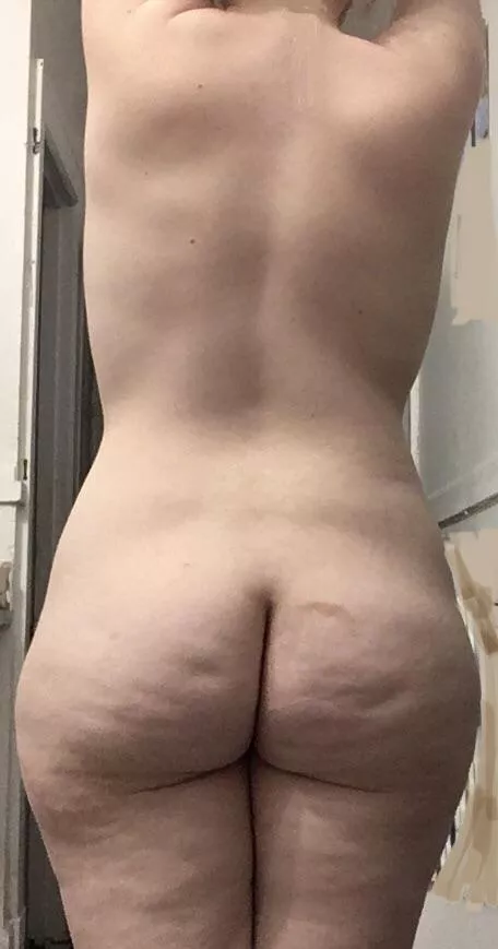 5’6”, 22, 165 lbs. I don’t like this photo but cellulite normal 5’6”, 22, 165 lbs. I don’t like this photo but cellulite normal