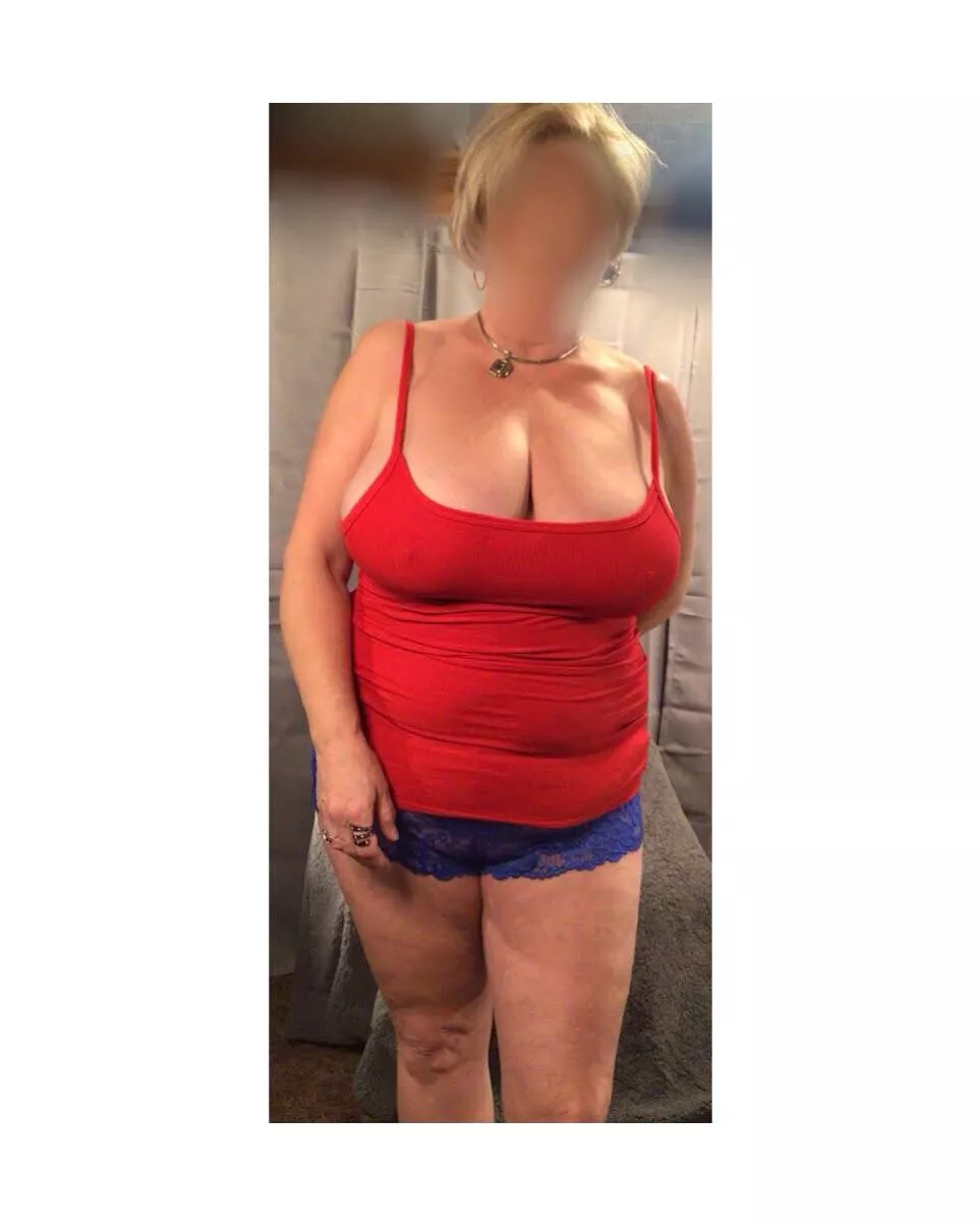 57 y.o. - Just panties and a t-shirt! 😂 57 y.o. - Just panties and a t-shirt! 😂