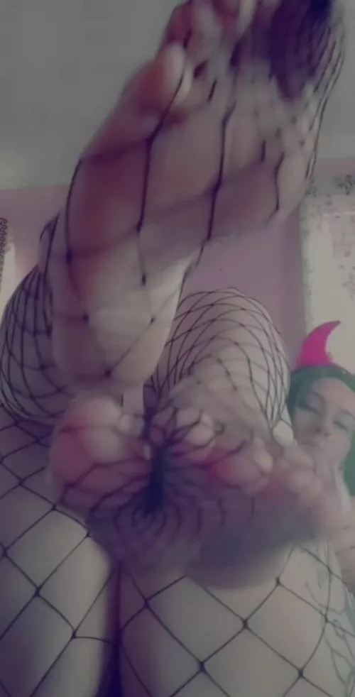 $6 SALE‼️Treat yourself this month, so much content on my thick milf page🥵~NO PPV~Dick Rates~Vids on the timeline~customs~daily posting~come play! 👿