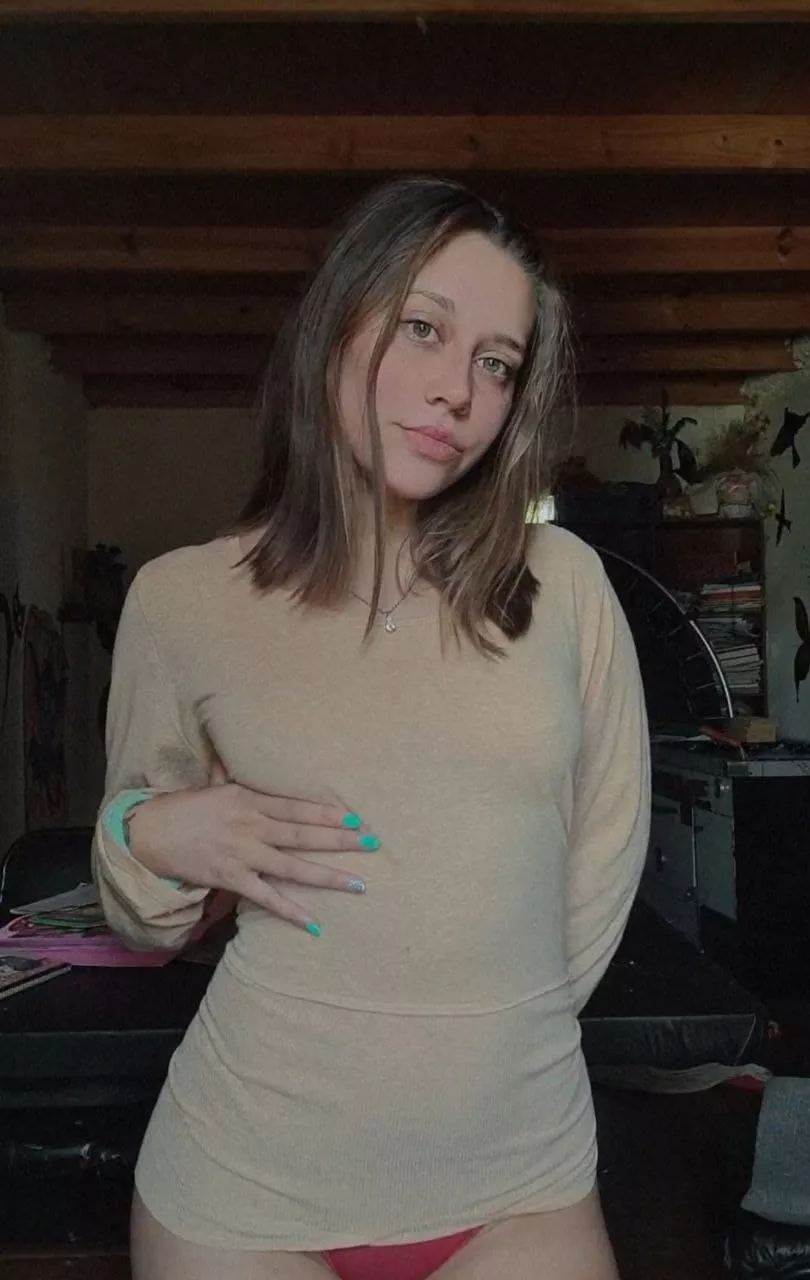 🥳 60% off right now 😋 18 yo PE student 🏋️‍♀️ 🍐 lots of content 🍐 Honest dick rating 🍐 Customs 💦 nudes 🥵 masturbation