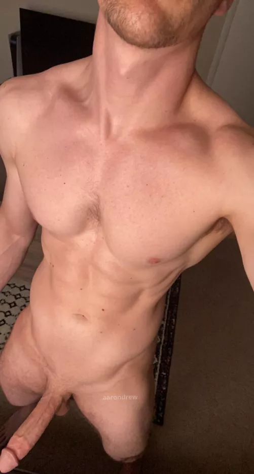 6’1”, 190 lbs and a big cock. Who wants to taste me?