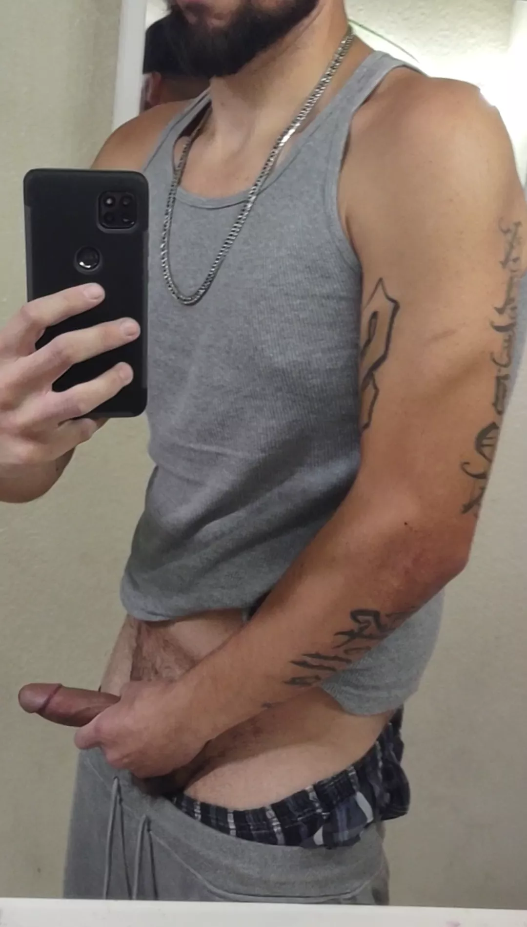 6'2 Hispanic 31 and lots of Fun💦😉