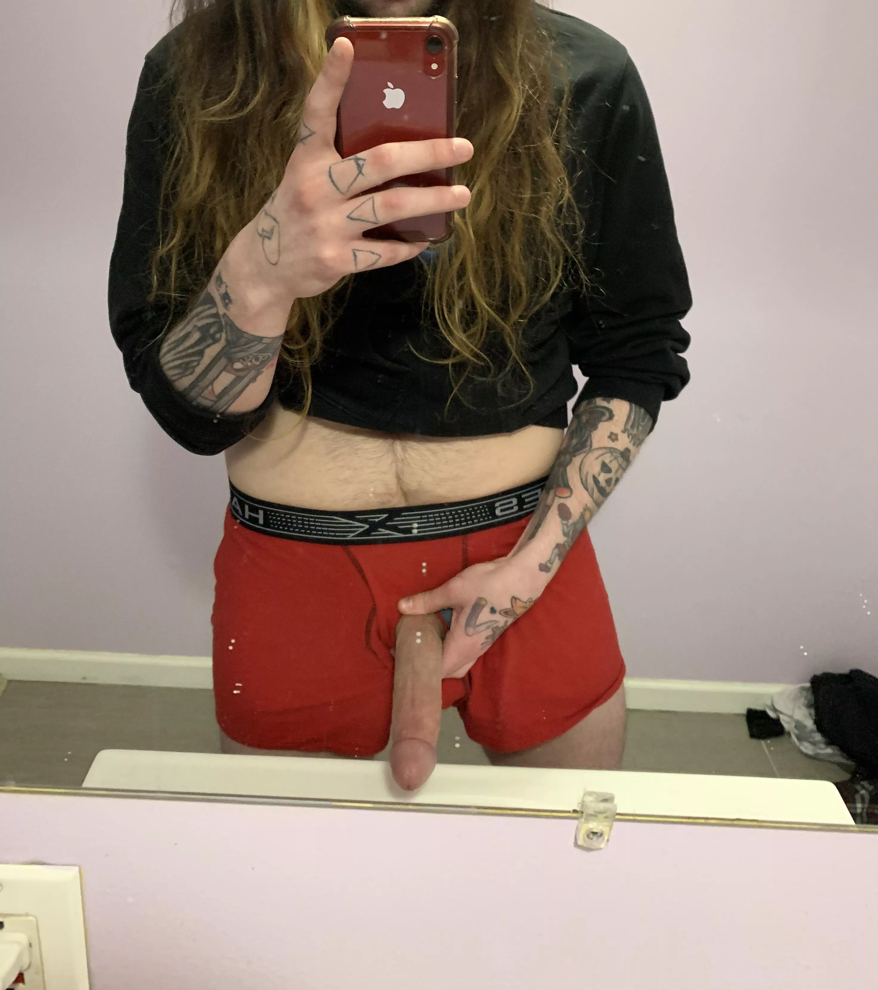 6'3, long hair, and tats. Am I your type? π€ 6'3, long hair, and tats. Am I your type? π€