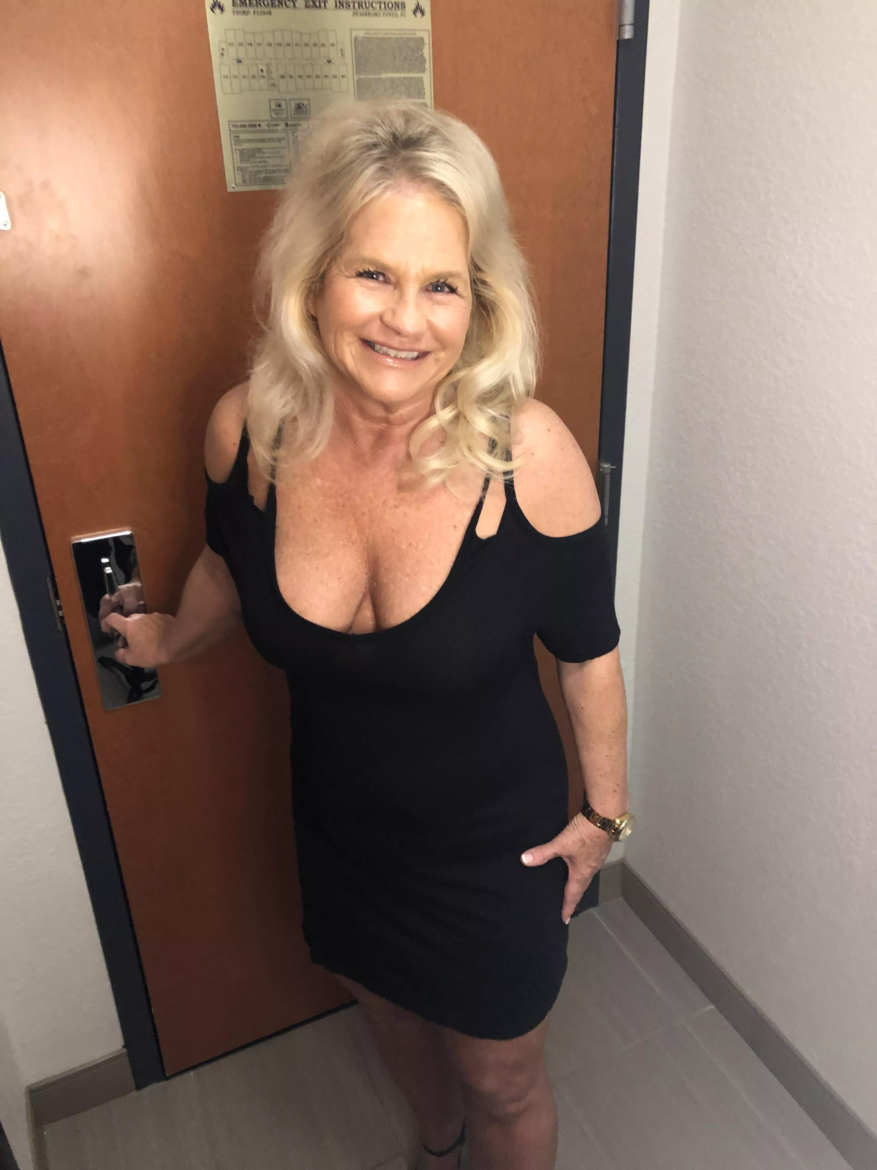 63 year old HotWife and Gilf! Working hard at being as hot as possible at my age!
