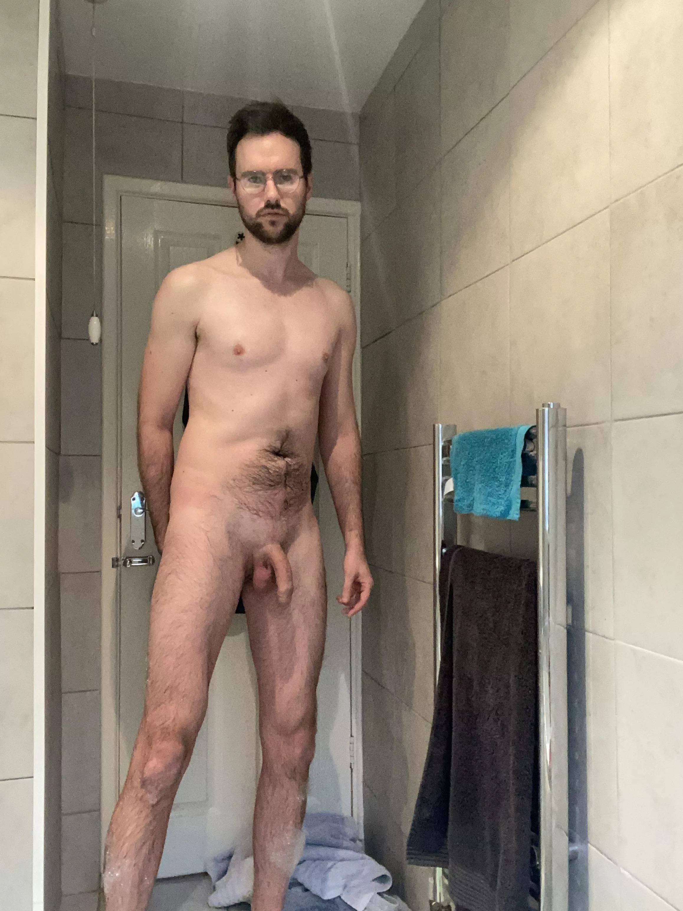 6’5 and dominant. Who wants to get me hard? 6’5 and dominant. Who wants to get me hard?