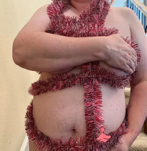 a Christmas innie for ya