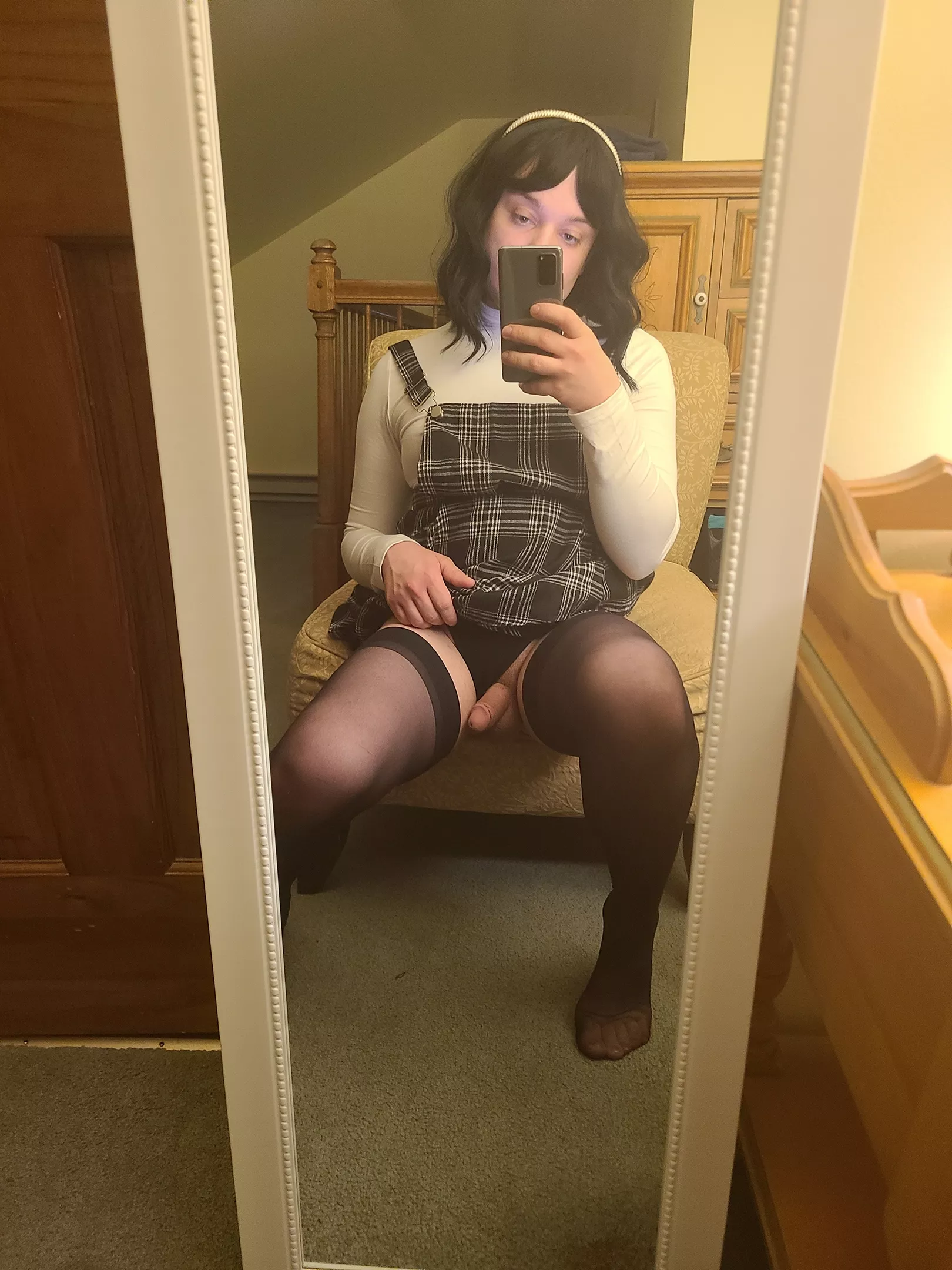 A cute outfit always looks good with a 🍆 popping out of it