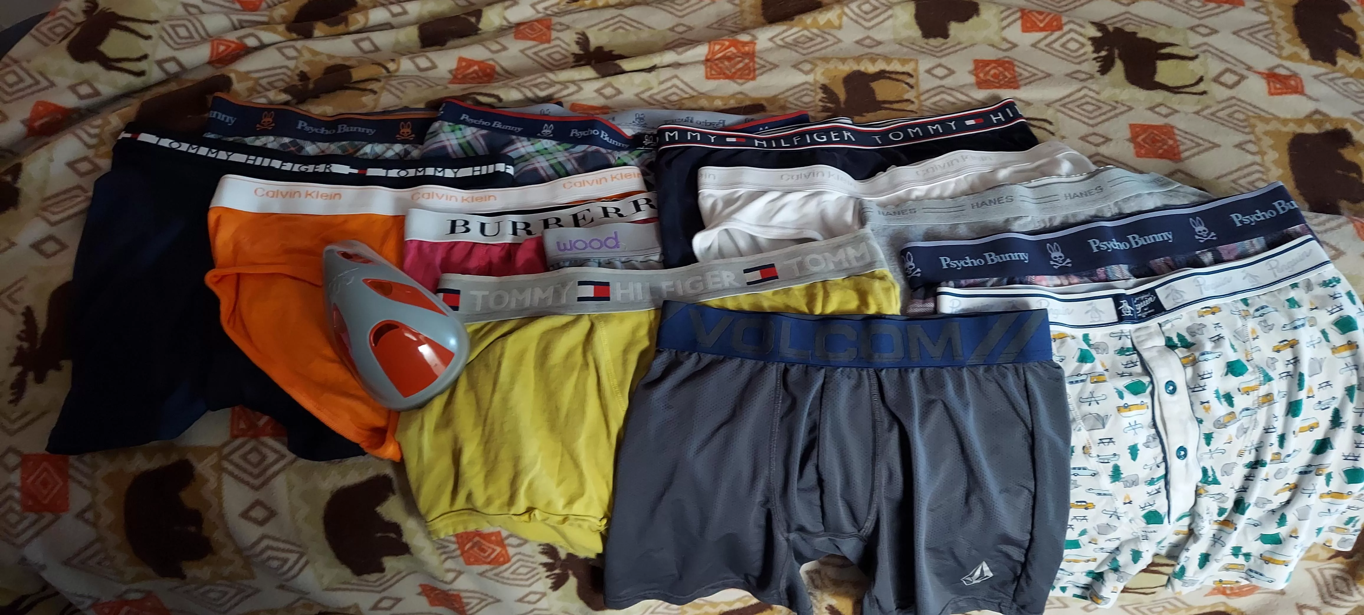 A few pairs guy have giving me over the years, anyone have any they are willing to part with I will pay the shipping if they have your man musk if them from a days wear I am greatful A few pairs guy have giving me over the years, anyone have any they are willing to part with I will pay the shipping if they have your man musk if them from a days wear I am greatful