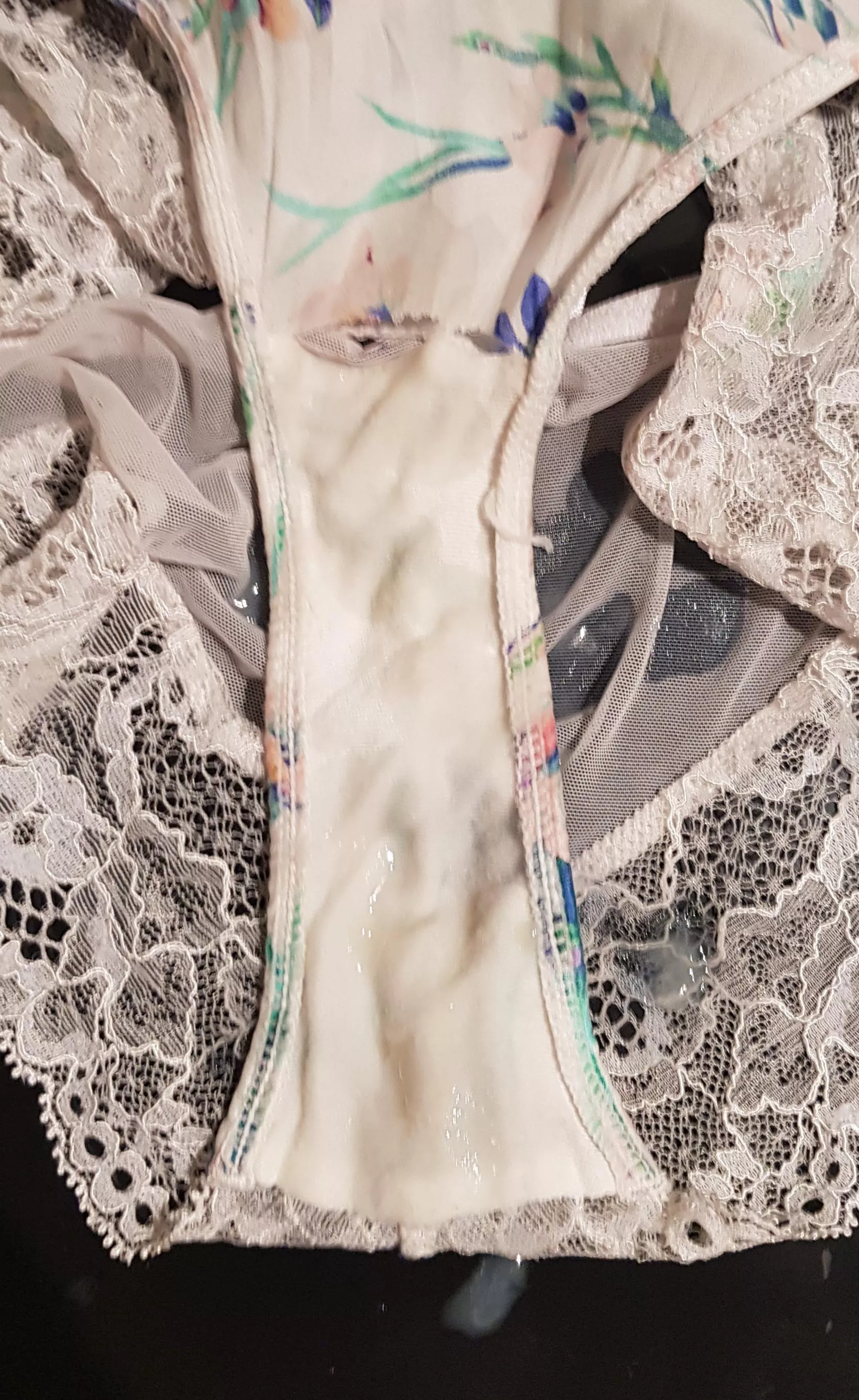 A friend has been asking for my dirty ones for a few years.This pair was going in the bin, so took pity on him and you can see the results 💦