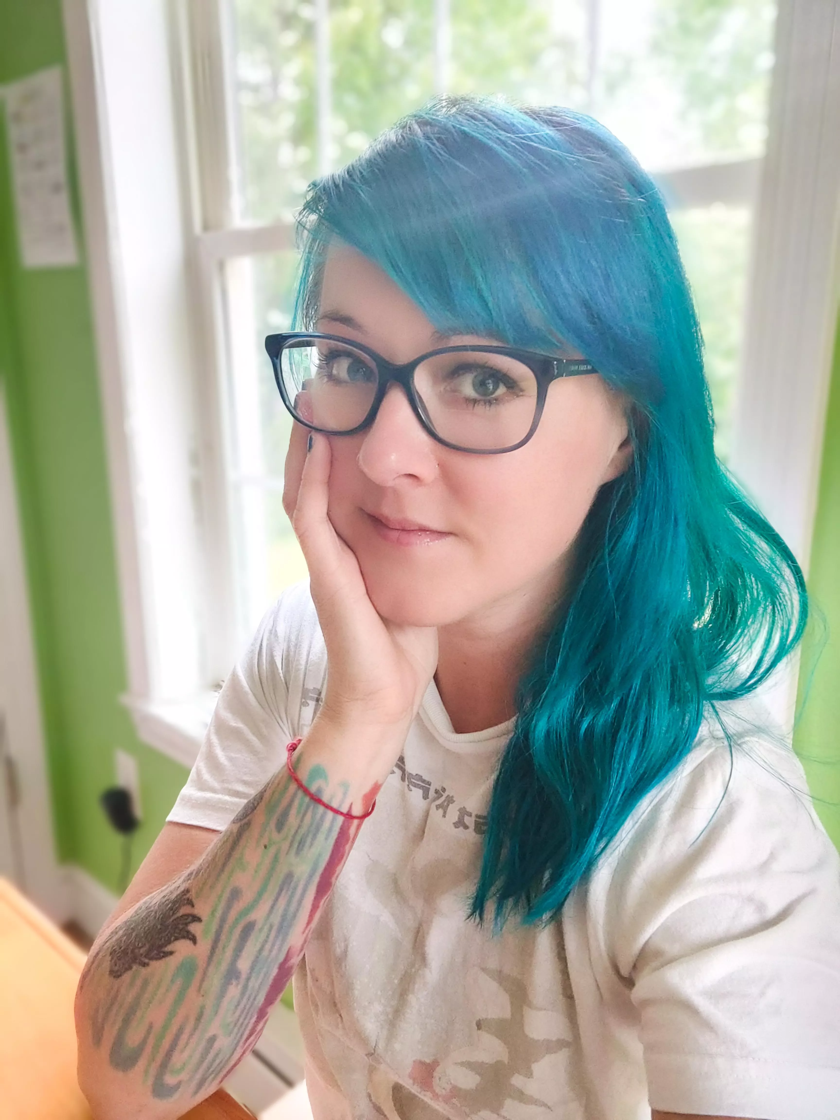 A friendly selfie at my kitchen table because I and documenting my procrastination. A friendly selfie at my kitchen table because I and documenting my procrastination.