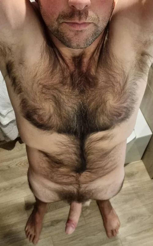 A hairy trail from head to toe 😋