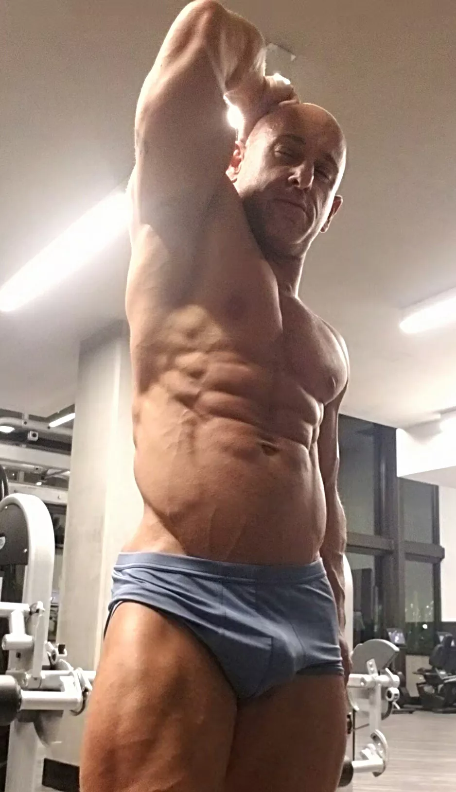 A jock should be shredded to the gills!