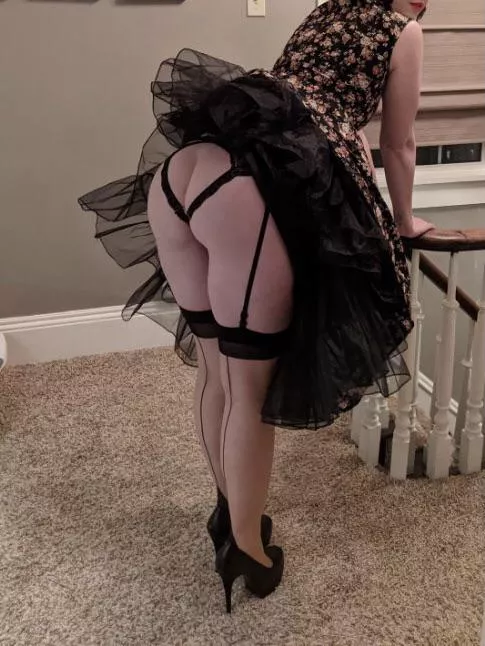 A litlte bti of kink under the formal wear!