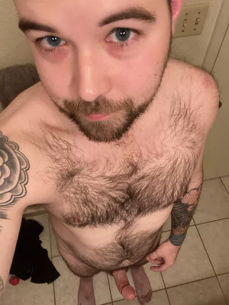 A little after work relaxation. Iβm glad somewhere has appreciation for dad bods!