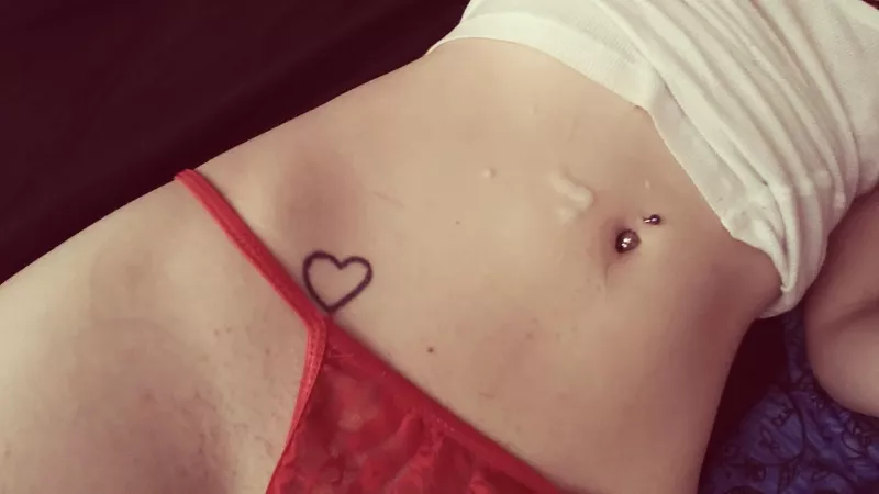 A little bit missed my mouth:( [F]