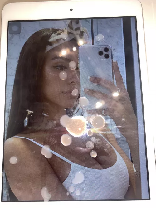 A little cum tribute for Madison Beer 🥰