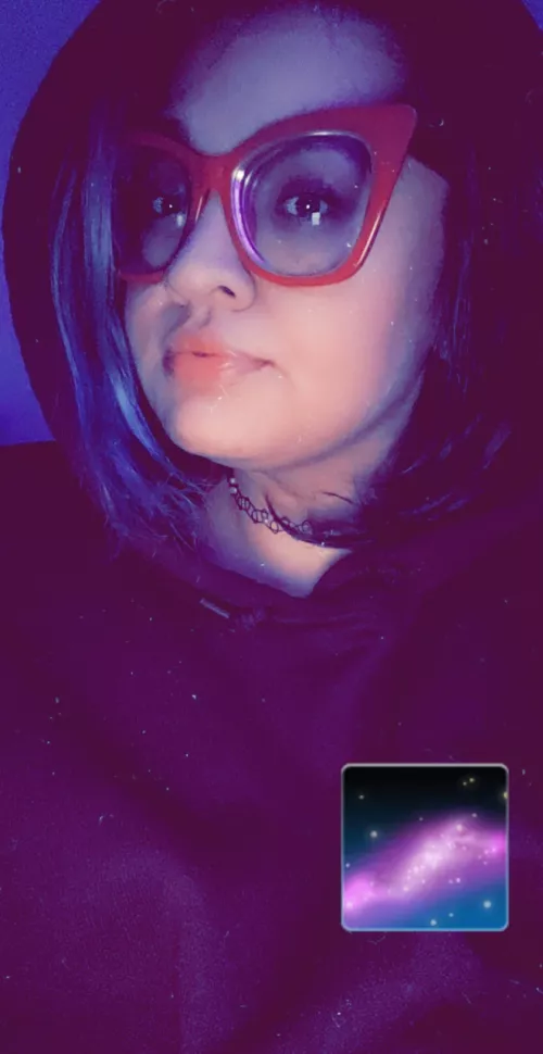 A little king of the hill and eggos in bed to end my night. 😻