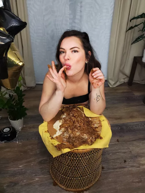 A little taste after I sat on it 😆