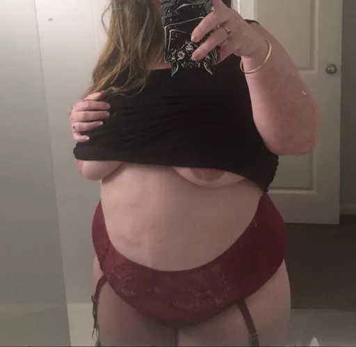 A mild start to the week 🖤