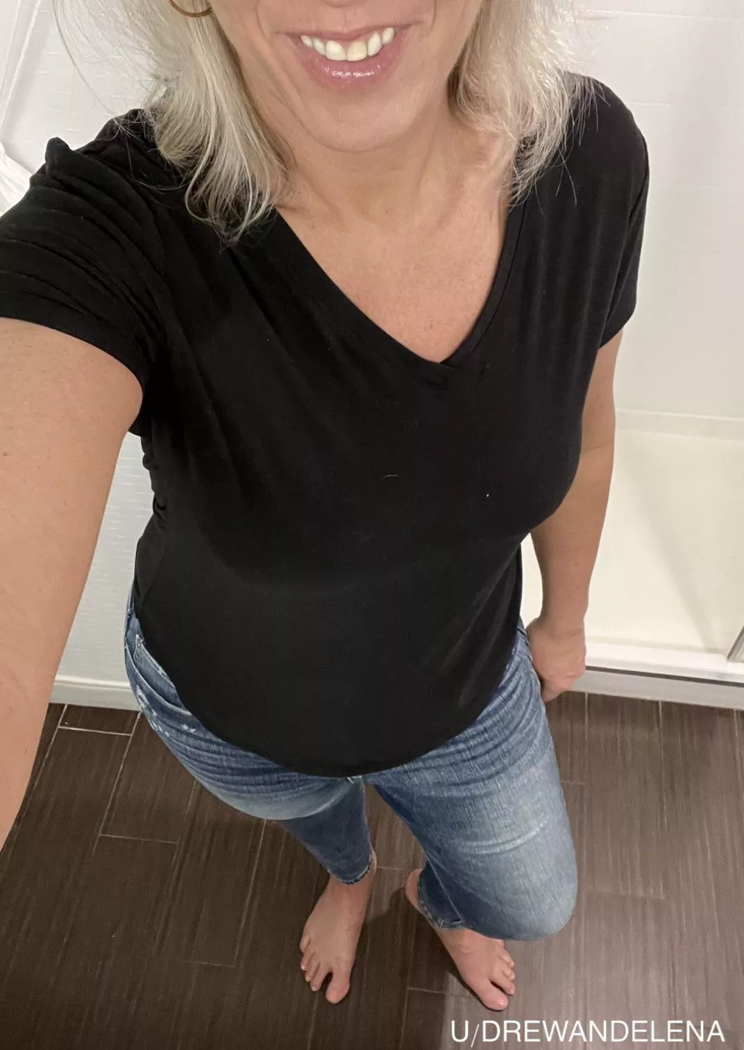 A more casual look but she’s ready to a good time . How would you show it to her . 47F A more casual look but she’s ready to a good time . How would you show it to her . 47F