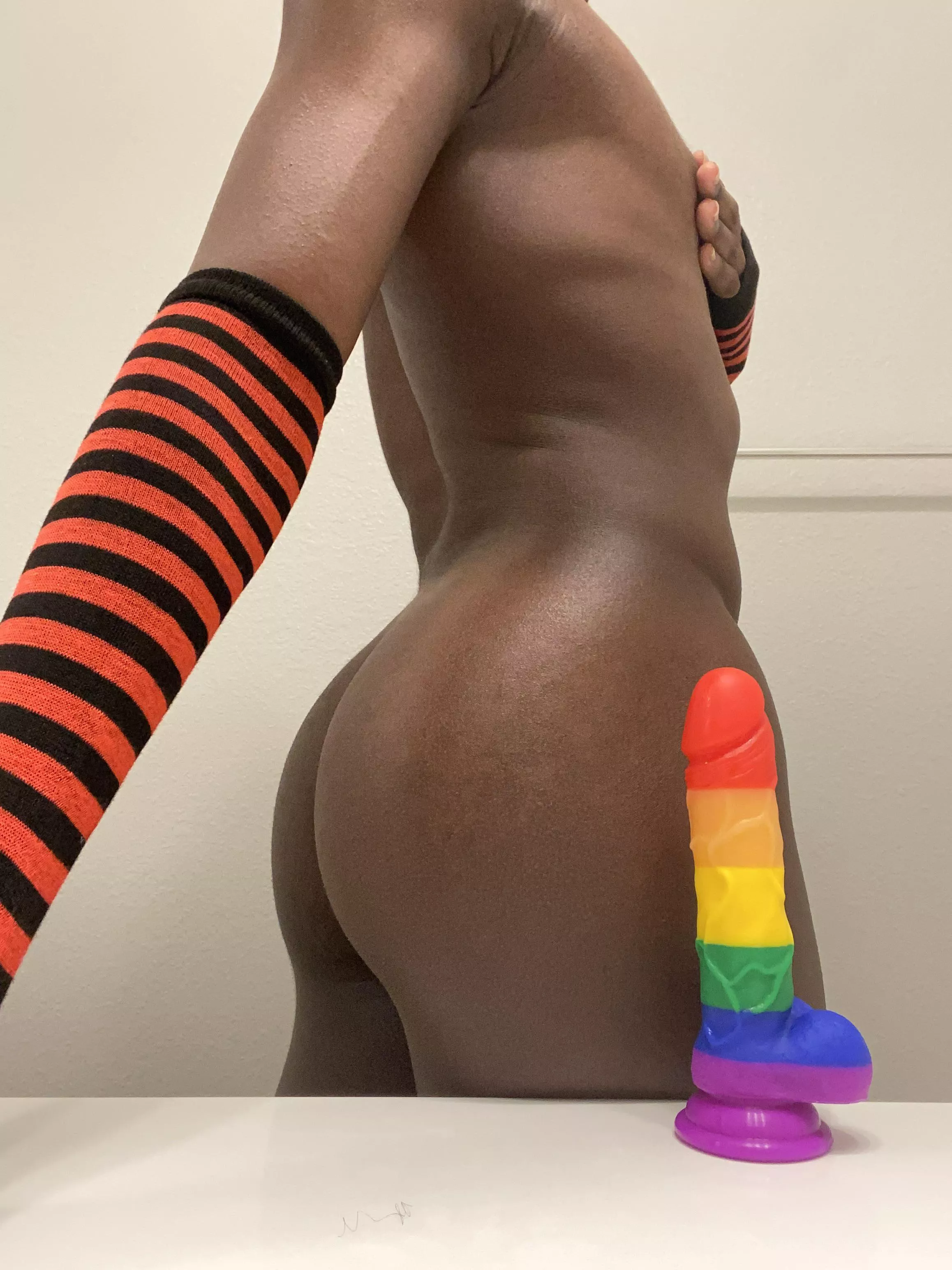 a new toy! and officially the gayest thing i own 💞