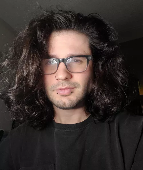 A night of making dnd dice and listening to podcasts. Hope yall have a nice Saturday!