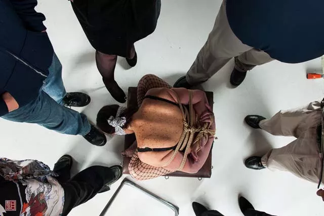 A professional fetish photographer ask me to tie for his photoshoot