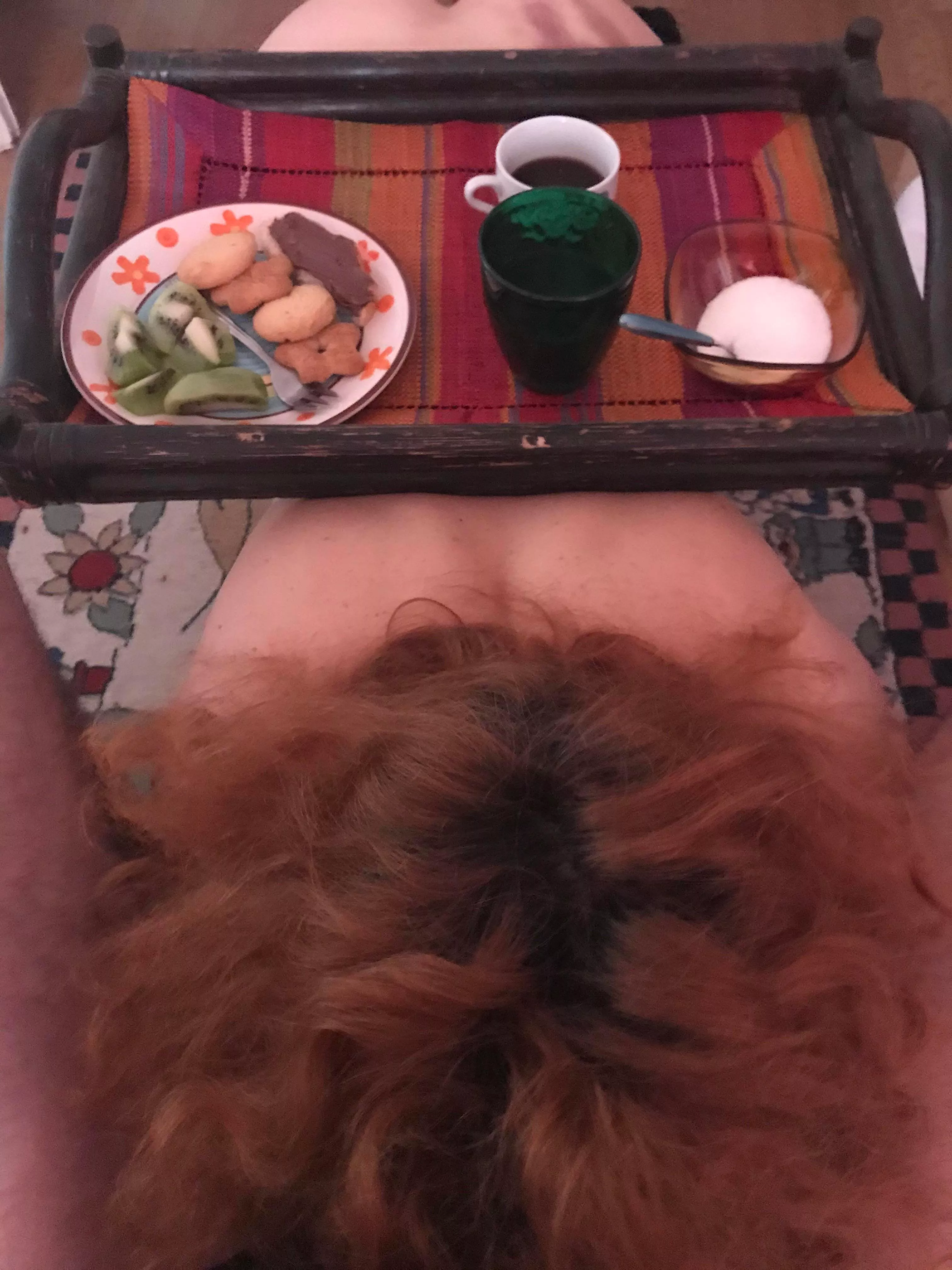 A proper way to serve breakfast (OC)