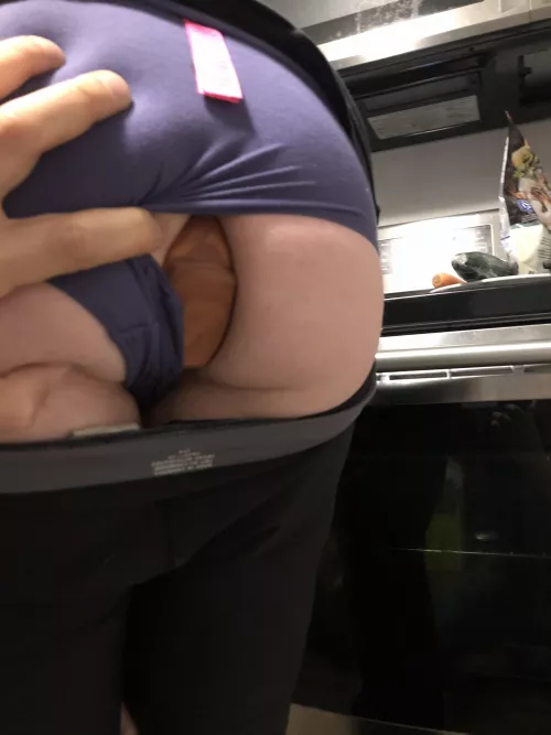 A quick check if she's really wearing her plug 24/7