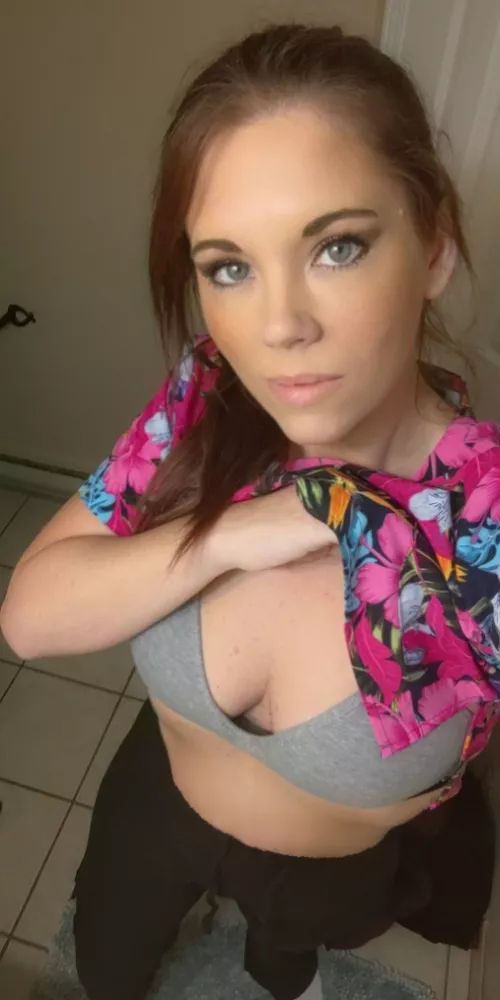 A quick flash in the bathroom ๐