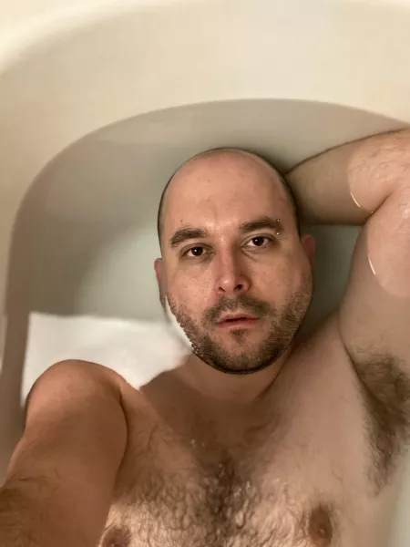 A relaxing night in with an equally relaxing bath π