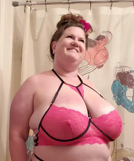 A TGIF smile 😃 Cheers 🥂[49F]