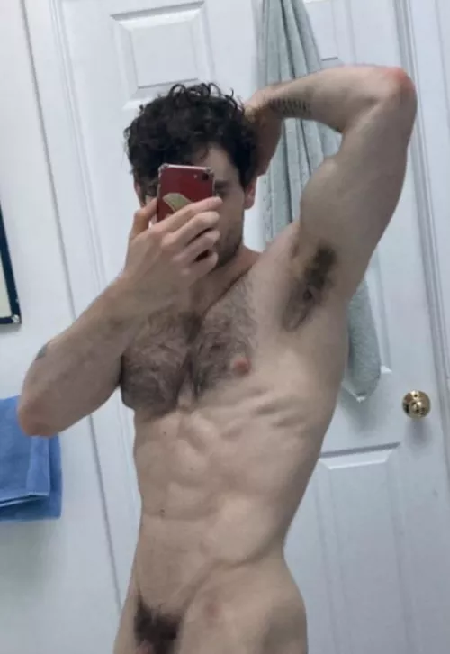 A throwback, to the last time I tamed my body hair. Let me know if itβs something I should go back to