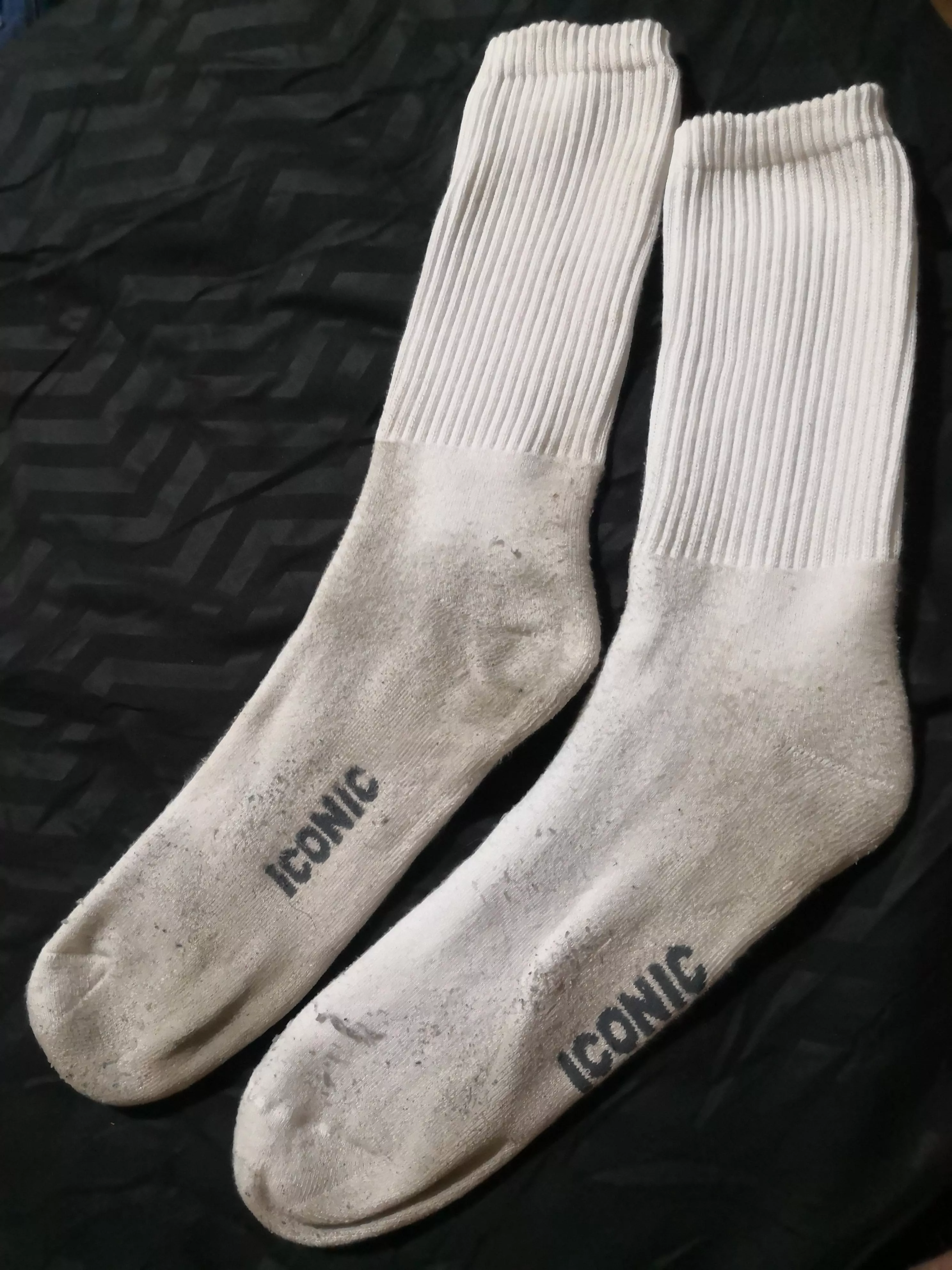 A week's worth of sweat and stink 😋 used and worn averaging 19,600 steps a day