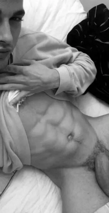 Abs or (m)onster?