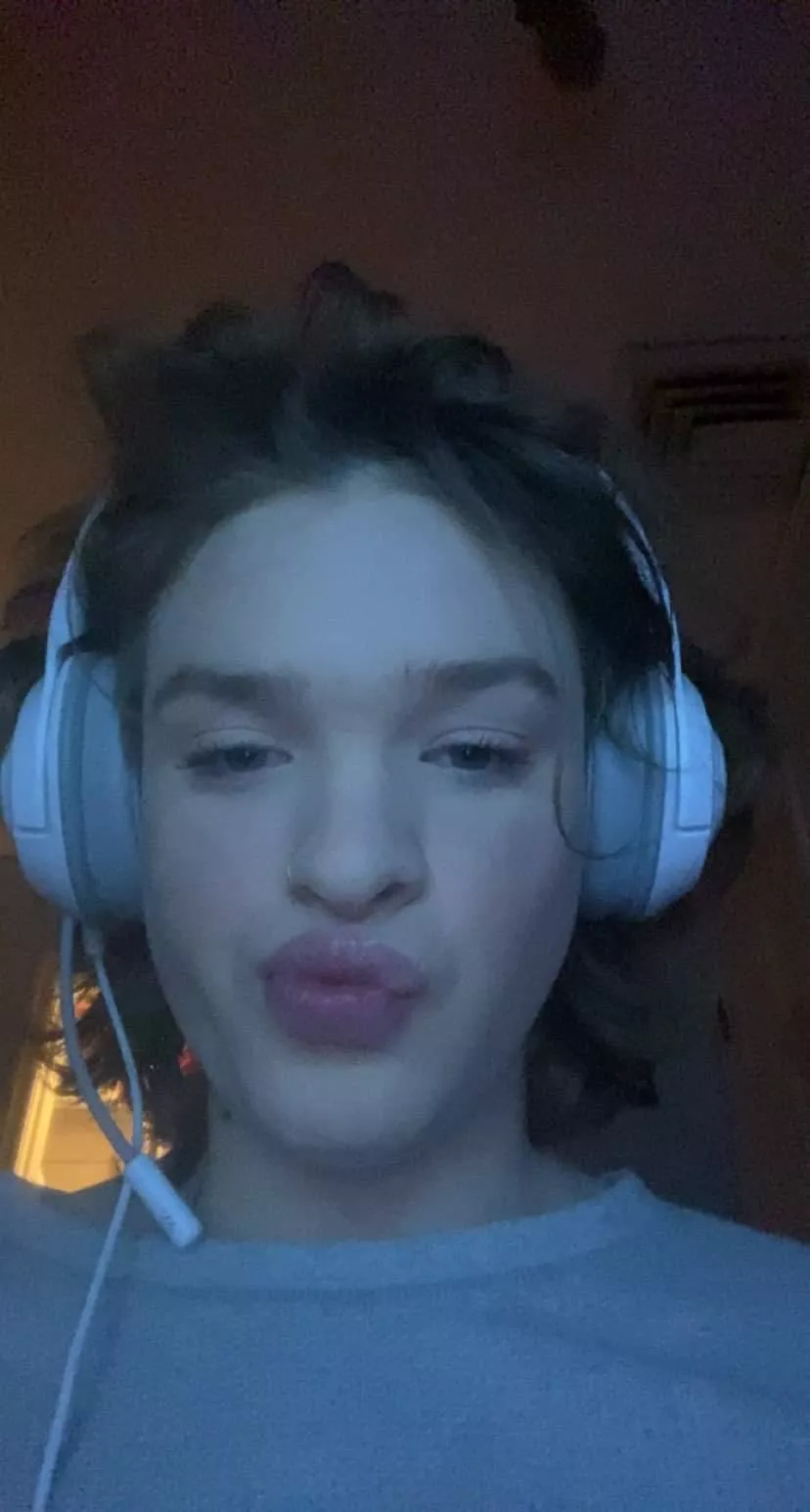 Add me :) xbox-cinnamonns