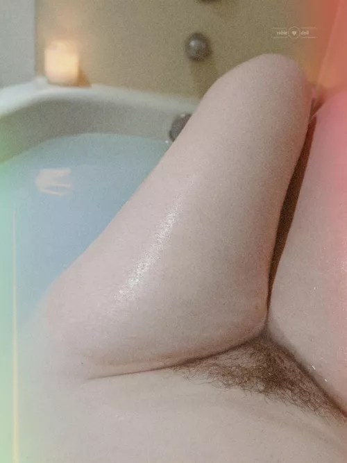 Admire me while I'm in the bath 🥰✨