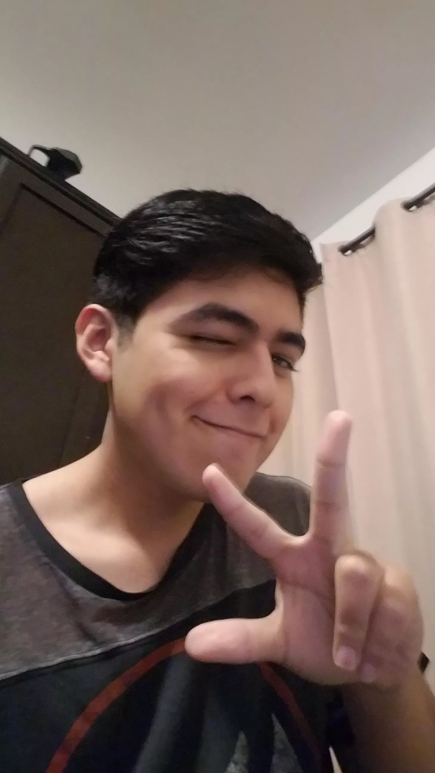 After 3 months of not cutting my hair i finally cut it 😊