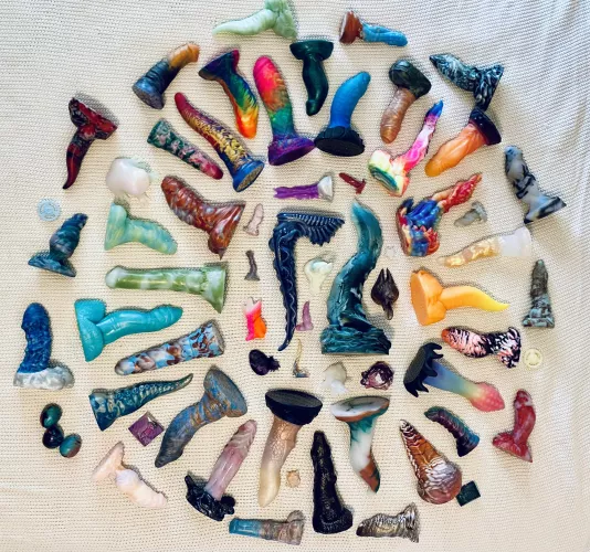 After customs last week, I declared my collection closed and took a family photo. That was a lie - I’ve bought 5 more this week. But now I’m really done. And I still love this almost-complete collection pic. Thanks to everyone who has bought from me